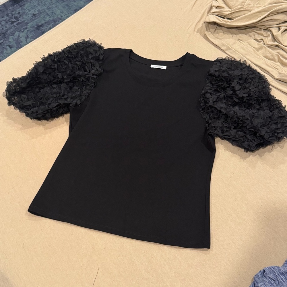 Chicos size: 1 Elegant Black Puff Sleeve Top